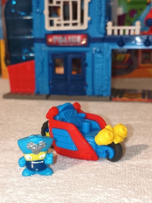 Posterunek policji zings.