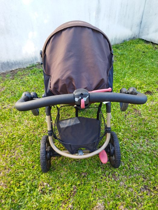 Carrinho de bebê com babycok.64751402685570122