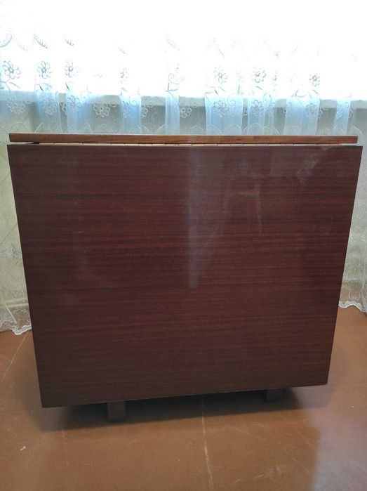 Стол - тумба. Раскладной стол.