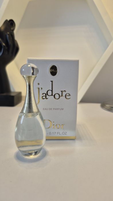 【新品未開封】Dior j'adore Eau de Parfum 100ml Dior - J'adore Eau De Parfum - 100ml - Aromanto