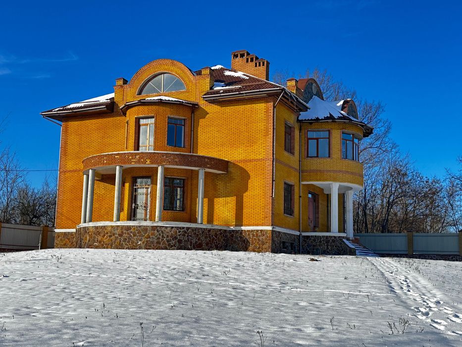 Ексклюзивний будинок в передмісті Києва