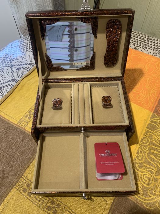 Винтажная шкатулка - саквояж для украшений бренд TERGANкожаная подарок