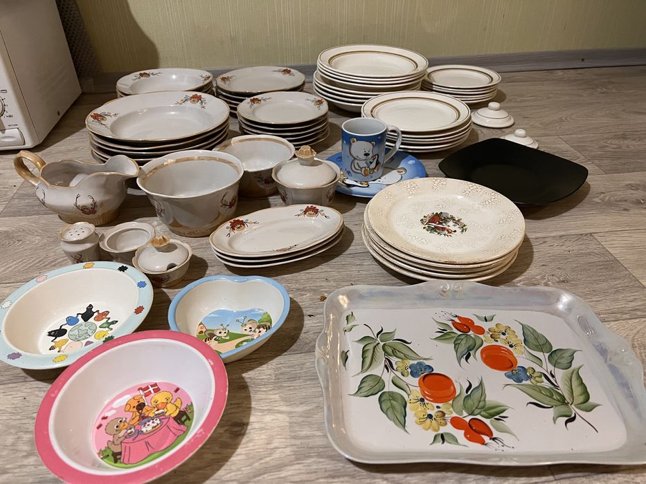 Столові сервізи. Тарілки