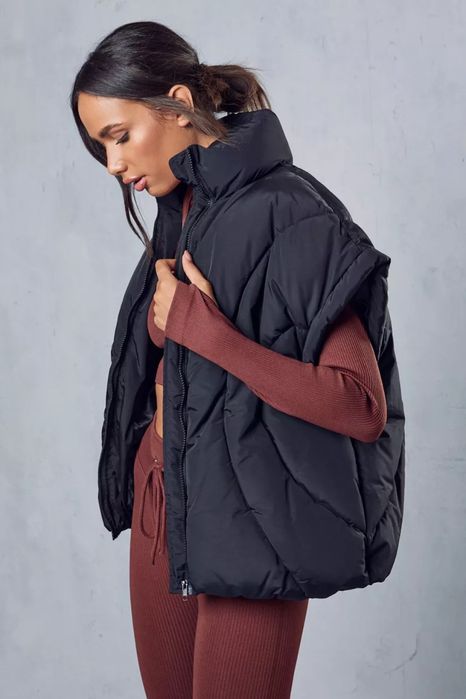 Жилет з опущеними плечами