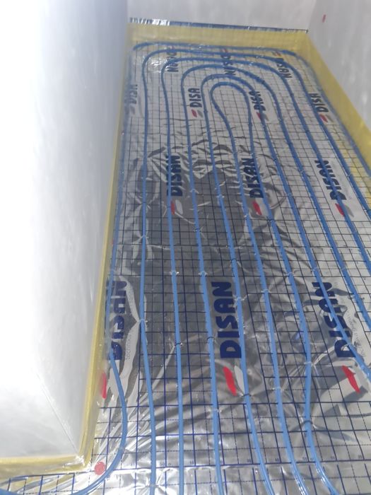 Ogrzewanie podłogowe, styropian, CWU na rozdzielaczu