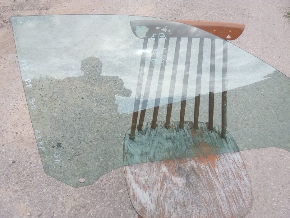 Audi a3 8l lift,szyba z drzwi,prawy przód,3-D