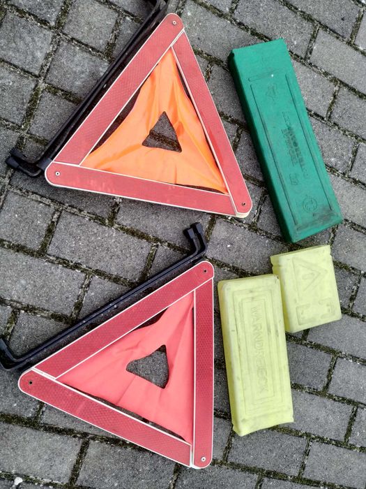 Trójkąt ostrzegawczy samochodowy dla kierowców 2szt