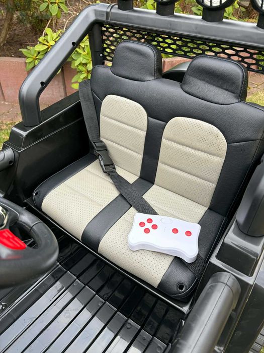 Samochód na akumulator DUŻY JEEP Auto dla dzieci 4x4 PILOT EVA