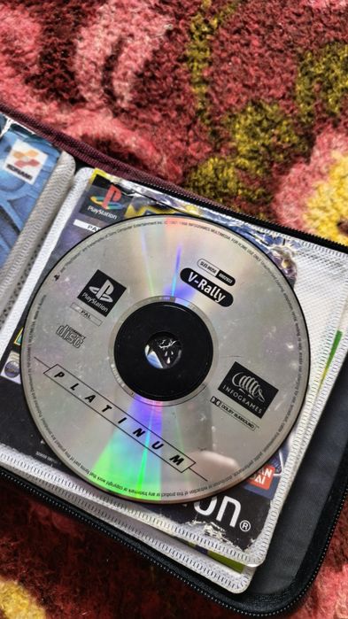 Duas capas com jogos de ps1 demos (28 jogos 22 demos) 
São 22 demos