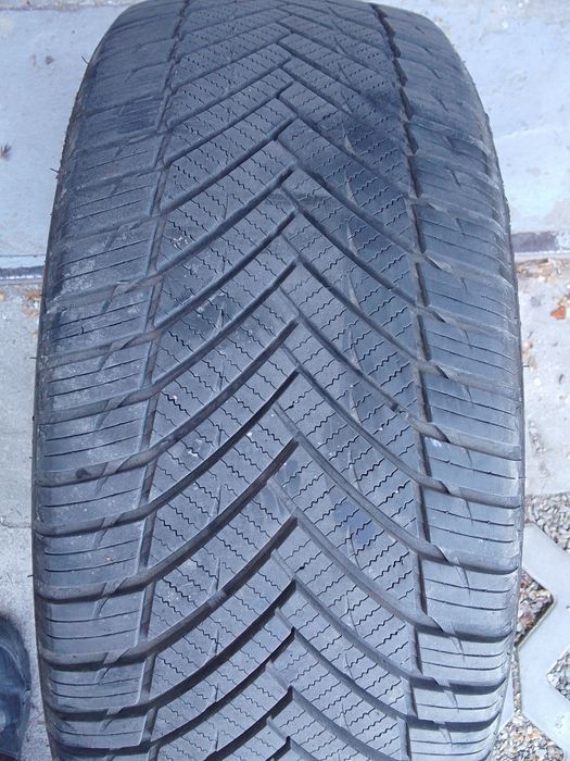 1 Opona wielosezonowa 215/45r17 MINERVA 2022r 6mm