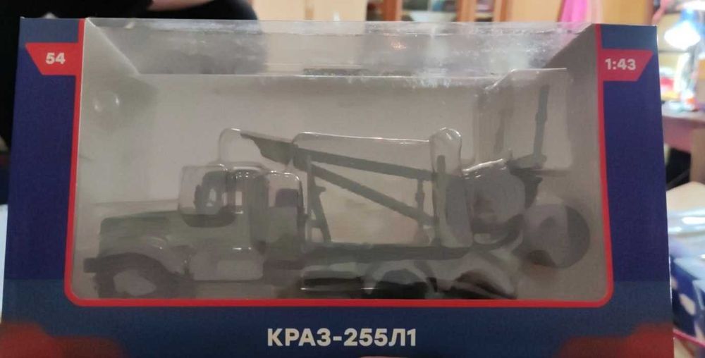 Колекційні масштабні металеві моделі вантажних автомобілів 1/43: 1 750 ...
