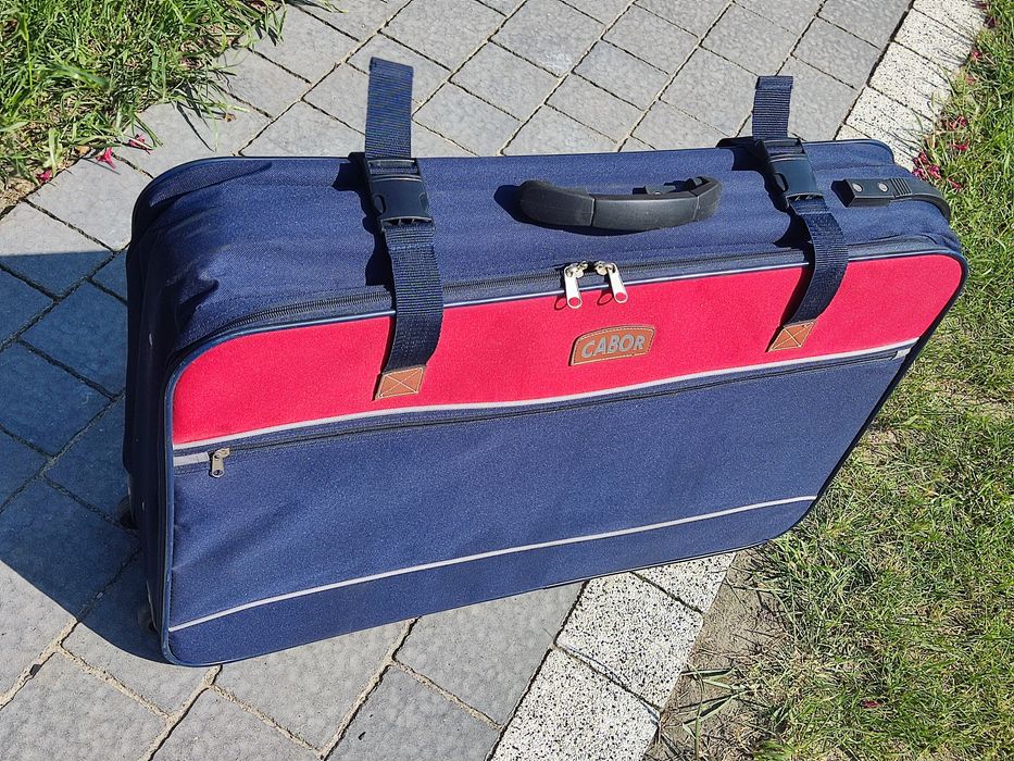 Walizka podróżna na kółkach