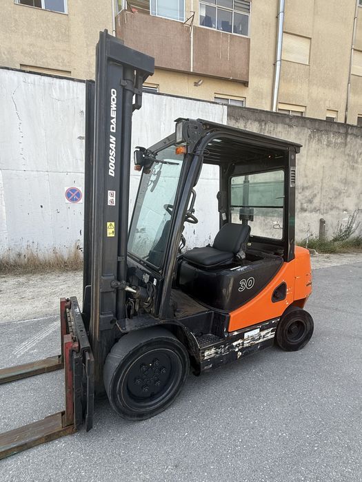 Empilhador Doosan 3 ton diesel
