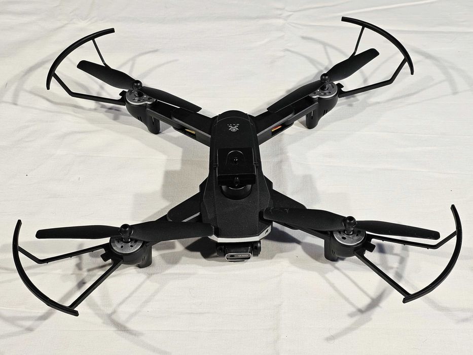 Smart Drone omija przeszkody i nagrywa HD