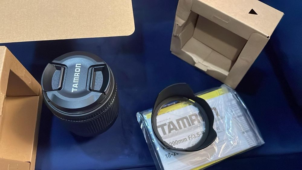 Obiektyw firmy Tamron do aparatu Nikon