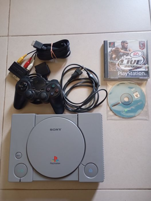 Sony Ps1 7002 com 1 jogo