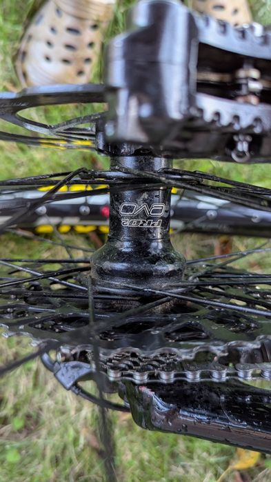 YT Wicked, Sram GX Shimano XT Hope Fox Float Rock Shox Yari