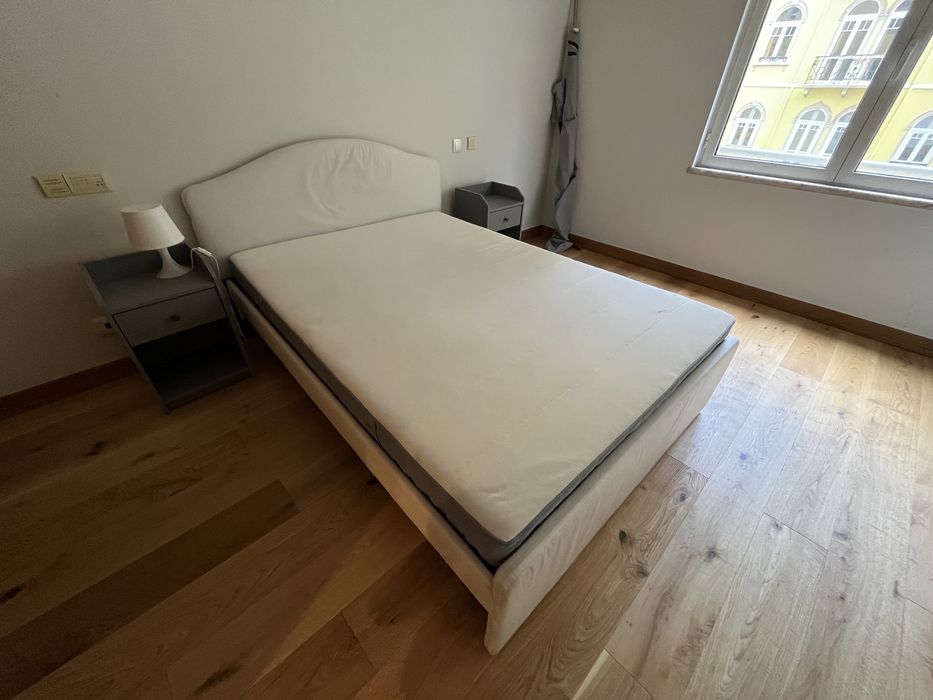 Cama de casal com colchão