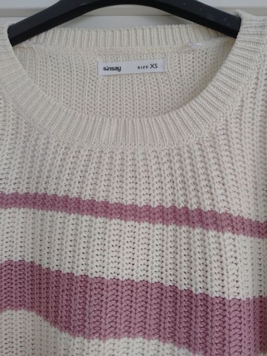 Sweter damski w paski