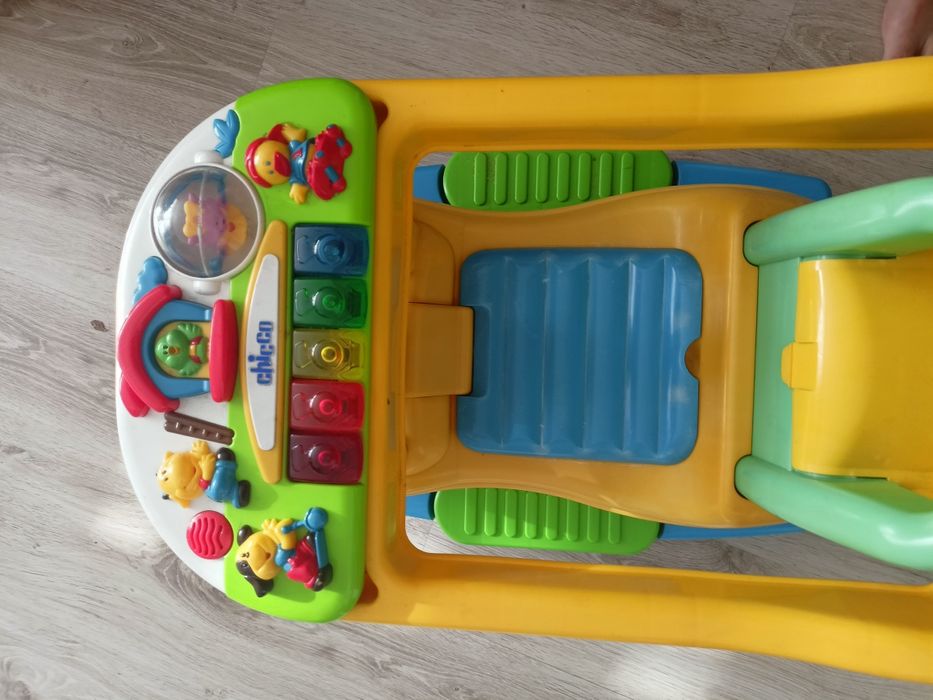 Samochodzik wielofunkcyjny Chicco 12m+