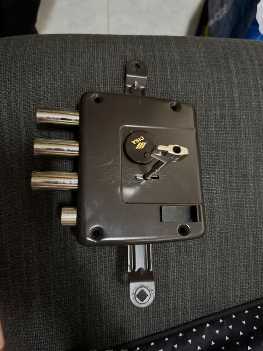 Fechadura Cisa 4 trancas