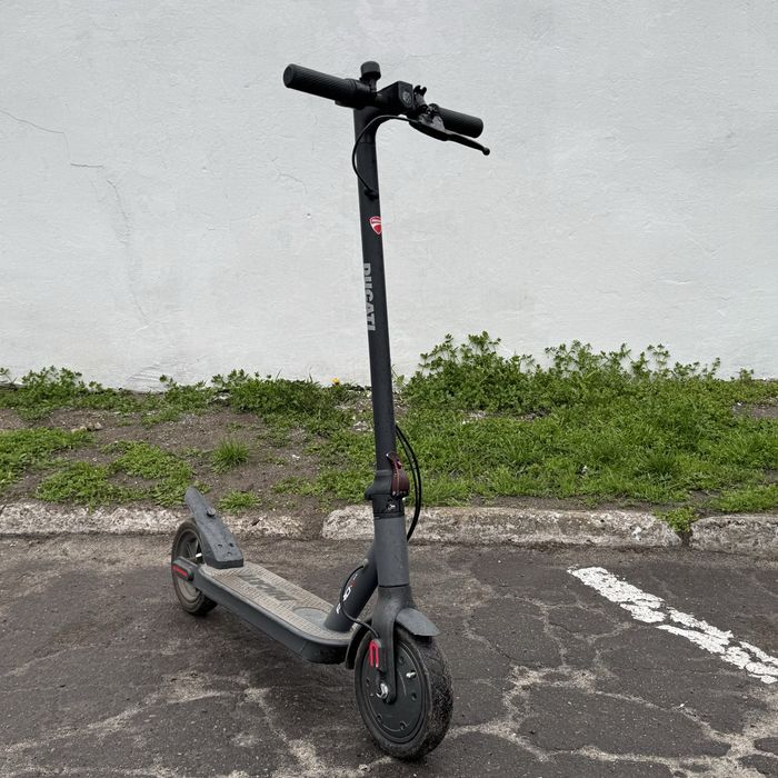 Электросамокат Ducati Pro 25Km/h