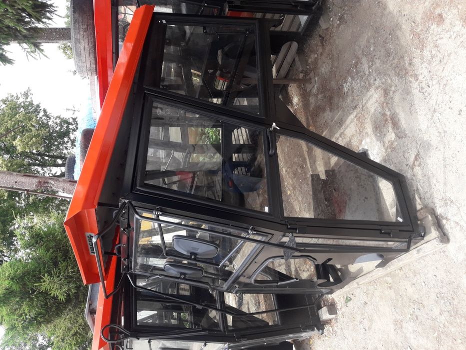 Kabina kabiny Ursus C-330 bez błotników tur standardowe sadownicze
