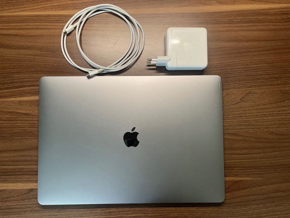 Apple MacBook Pro 16" 2019 Кастом (i9, 32 RAM, 1TB, 5500M 8GB)