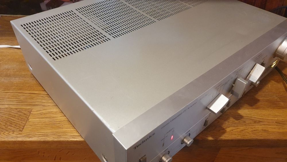 Wzmacniacz technics su-v707