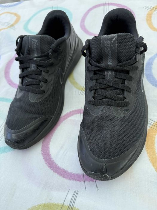 Tenis NIKE Star Runner, número 38 (UK 5) pretas