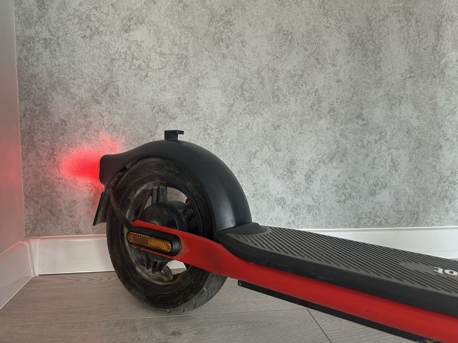 Продам електро самокат ninebot в гарному стані