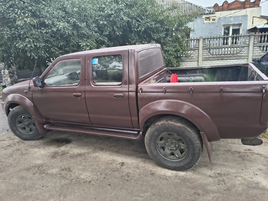 Nissan Navara D22