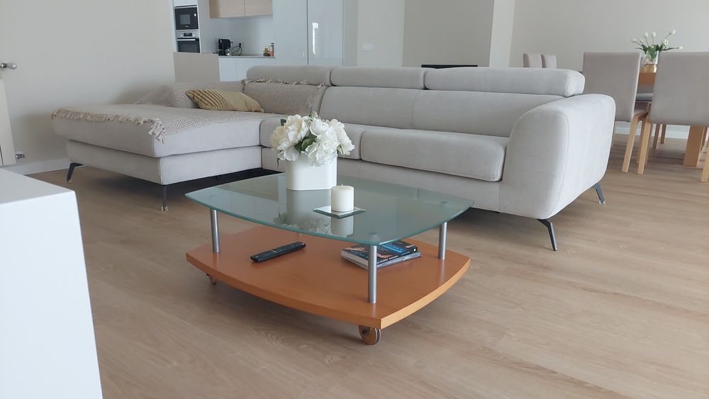 Mesinha de apoio/ Mesa de sala