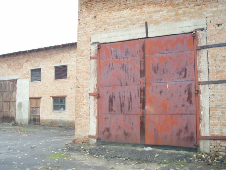 Продамо  приміщення вільного призначення.
