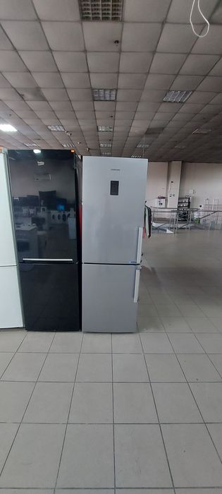 Холодильник Samsung RB29FEJNBSA