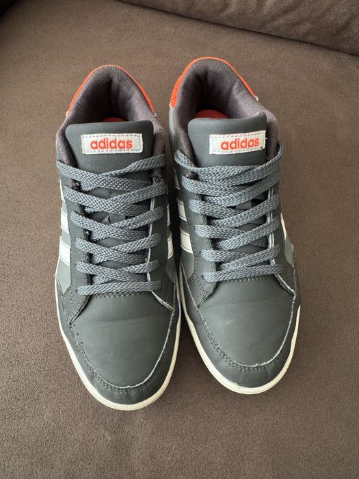 Продам кроссовки фирми adidas оригинал