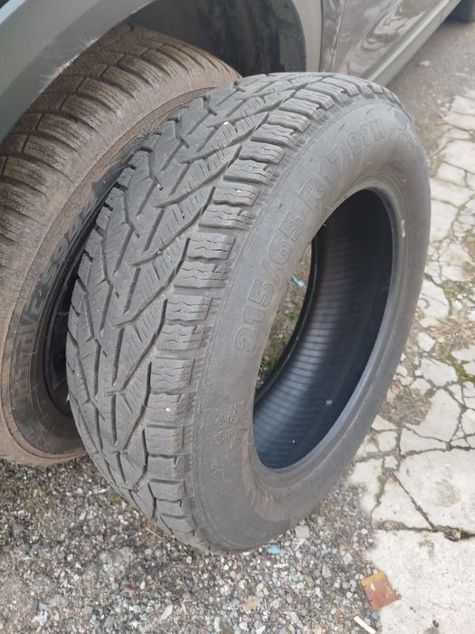 Гума зимня 215*65*r17 99h 1500грн/шт