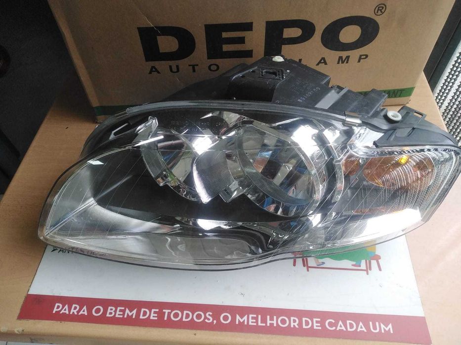 Farol Esquerdo Audi A4 de 2004 Novo