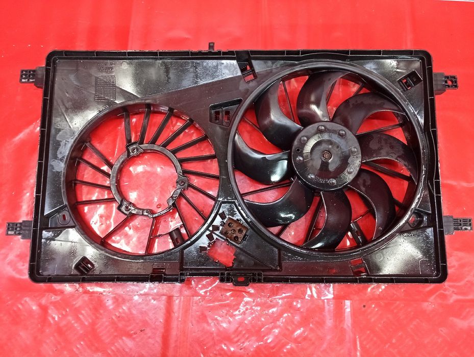 Вентилятор радіатора 2.3 Опель Мовано 3 Рено Мастер радиатор