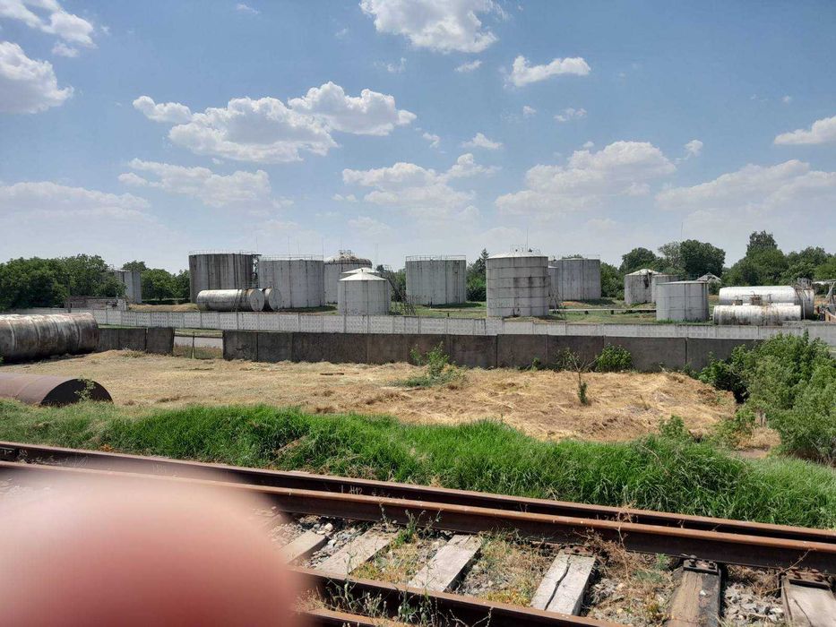 НА ПРОДАЖ: Діюча нафтобаза з під’їзною колією, повний комплекс.