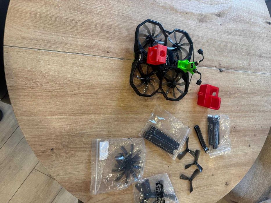 Zestaw FPV – 2 drony cyfra, DJI Goggles V2, Taranis X9D Plus, Crossfire