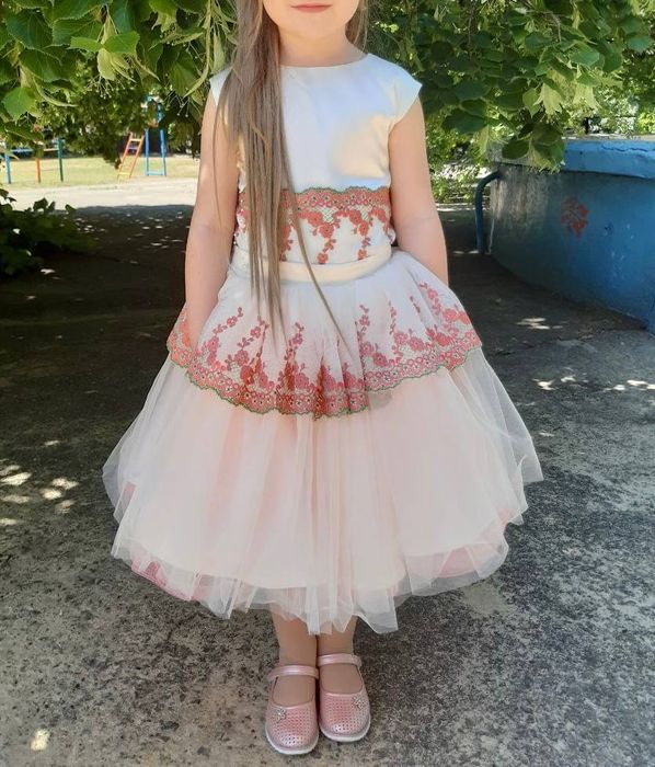 Дитяча сукня для випускного