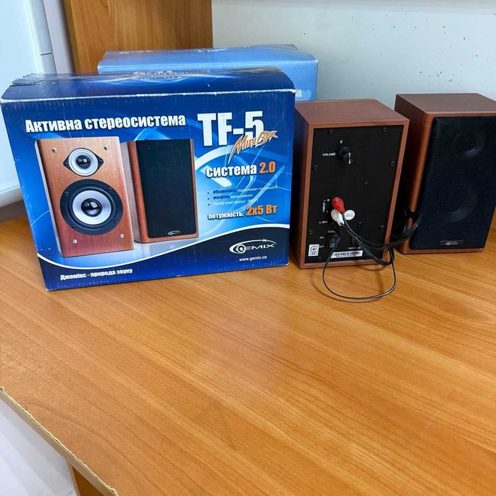 Колонки для ПК, роутери Wi-Fi, кабелі HDMI, VGA та подовжувачі USB 2.0