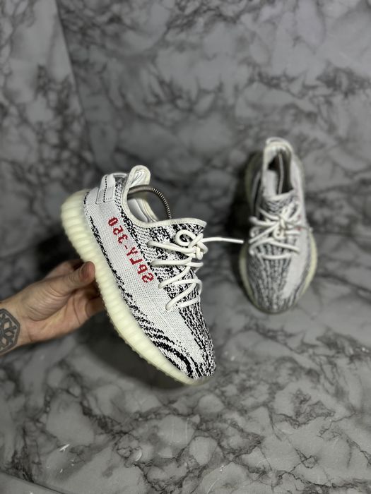 Кроссовки adidas Yeezy boost оригинал размер 38 24,5 см