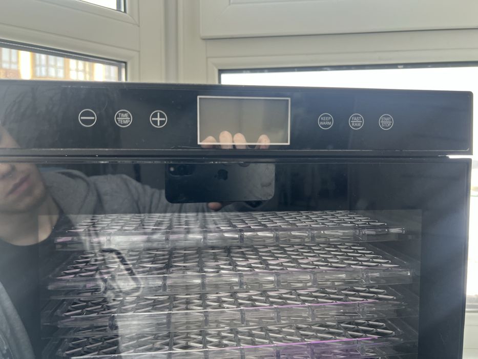 Дегідратор, сушка, сушилка, пічь