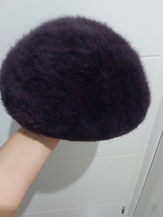 Fioletowy Beret z puszkiem
