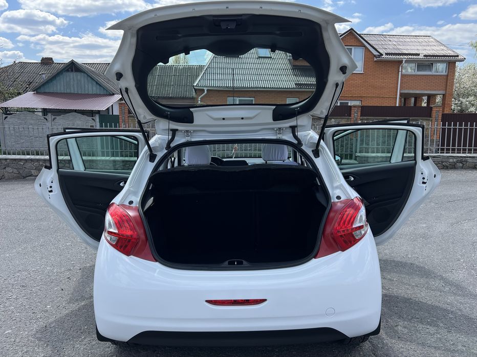Peugeot 208 2013
