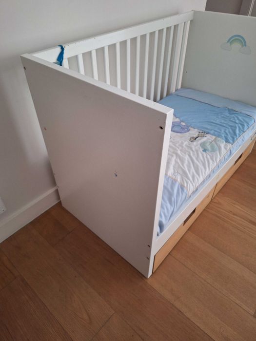 Berço Ikea com arrumação e colchão