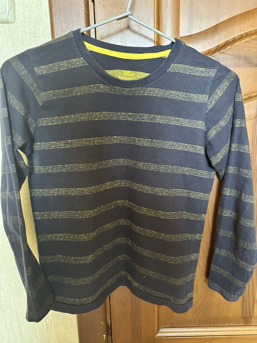 Футболка з довгим рукавом на ріст 134-140см