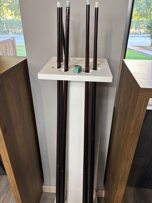 Vendo bilhar preto e branco/mesa de jantar